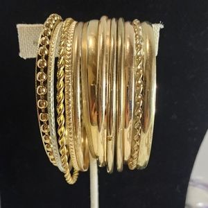 Bangle bracelet